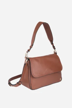 GWEN SATCHEL